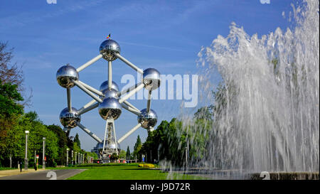 Atomium dans l'agglomération de Laeken, Bruxelles, Brabant, Belgique, Europe Banque D'Images