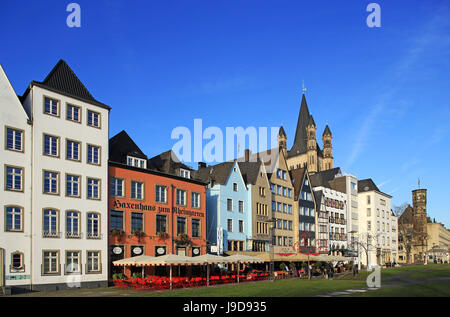 Fischmarkt place avec de l'église Saint-Martin, brut Cologne, Rhénanie du Nord-Westphalie, Allemagne, Europe Banque D'Images