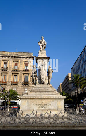 Monument de Vincenzo Bellini, Piazza Stesicoro, Catane, Sicile, Italie, Europe Banque D'Images