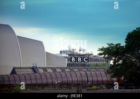 BBC Scotland siège vu de la gare Exhibition Centre Finnieston Armadillo et promenade à l'avant-plan Banque D'Images