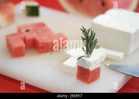 Cubes de fromage feta et pastèque Banque D'Images