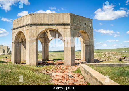 Ruines de béton d'une des cinq stations de pompage et des usines de potasse de fabrication au cours de la Première Guerre mondiale près d'Antioche, Nebraska Banque D'Images