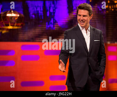 Tom Cruise lors du tournage de The Graham Norton Show à la London Studios, à être diffusé sur BBC One le vendredi soir. Banque D'Images