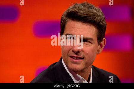 Tom Cruise lors du tournage de The Graham Norton Show à la London Studios, à être diffusé sur BBC One le vendredi soir. Banque D'Images