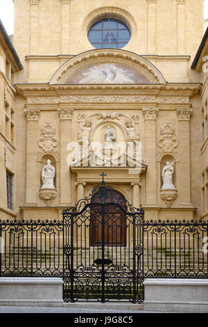 Façade baroque restauré de la chapelle de la Visitation (c17e) ou chapelle des Visitandines Aix-en-Provence Provence France Banque D'Images