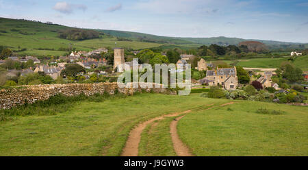 Royaume-uni l'Angleterre, dans le Dorset, Abbotsbury, village vue panoramique de Chapel Hill Banque D'Images