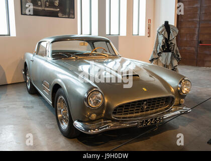 1956 Ferrari 250 GT Cabriolet Pininfarina Speciale (les tâches d'). Musée de l'automobile de Málaga, Andalousie, espagne. Banque D'Images