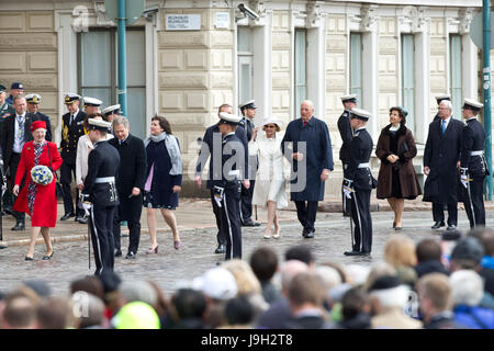 Helsinki, Finlande. 1er juin 2017. Les cinq pays nordiques chefs d'état et leurs conjoints arrivent pour une cérémonie de réception à Helsinki, Finlande, Juin 1, 2017. La cohésion de la région nordique a été mis en évidence le jeudi lorsque les chefs d'état de tous les cinq pays nordiques se sont réunis à Helsinki pour célébrer le centenaire de l'indépendance finlandaise. Credit : Matti Matikainen/Xinhua/Alamy Live News Banque D'Images