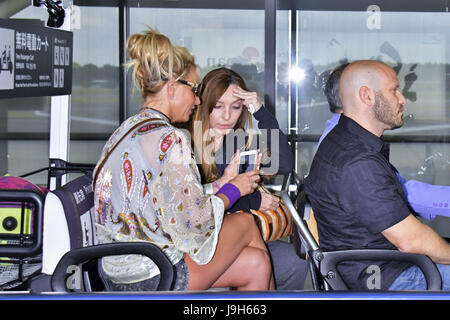 Tokyo, Japon. 1er juin 2017. Britney Spears est vu à l'Aéroport International de Narita, le 1 juin, 2017 à Tokyo, Japon. | Verwendung weltweit/alliance photo Credit : dpa/Alamy Live News Banque D'Images
