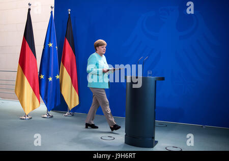 Berlin, Allemagne. 09Th Juin, 2017. La chancelière allemande, Angela Merkel (CDU) Commentaires sur la résiliation de l'accord climatique de Paris par les États-Unis d'Amérique à Berlin, Allemagne, 02 juin 2017. Photo : Bernd von Jutrczenka/dpa/Alamy Live News Banque D'Images