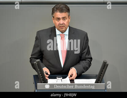 Berlin, Allemagne. 09Th Juin, 2017. Sigmar Gabriel, ministre allemand des affaires étrangères parle lors de la 238e session du Bundestag à Berlin, Allemagne, 02 juin 2017. Photo : Britta Pedersen/dpa-Zentralbild/dpa/Alamy Live News Banque D'Images