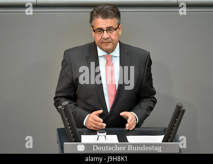 Berlin, Allemagne. 09Th Juin, 2017. Sigmar Gabriel, ministre allemand des affaires étrangères parle lors de la 238e session du Bundestag à Berlin, Allemagne, 02 juin 2017. Photo : Britta Pedersen/dpa-Zentralbild/dpa/Alamy Live News Banque D'Images