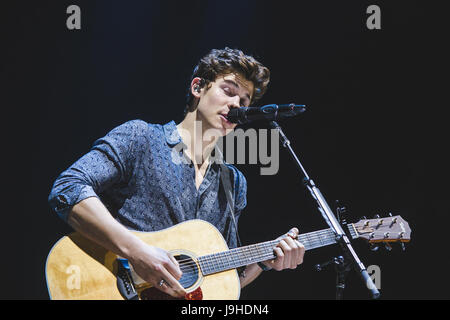 Londres, Royaume-Uni. 2 juin, 2017. La chanteuse et auteur-compositeur, Shawn Mendes, fonctionne à l'O2 Arena de Londres le dernier jour de son UK 'éclairer' world tour 2017 Credit : Myles Wright/ZUMA/Alamy Fil Live News Banque D'Images