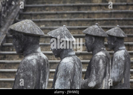 Mandarin Pierre gardes d'honneur au tombeau de Khai Dinh, Hue, la côte centrale du nord du Vietnam, Banque D'Images