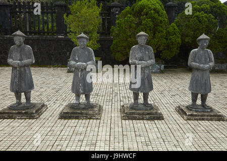 Mandarin Pierre gardes d'honneur au tombeau de Khai Dinh, Hue, la côte centrale du nord du Vietnam, Banque D'Images