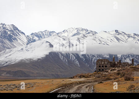 Hot Springs Hotel Sosneado abandonnés qui a soi-disant été un nazi hideout, Mendoza, Argentine Banque D'Images