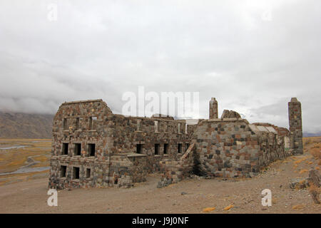 Hot Springs Hotel Sosneado abandonnés qui a soi-disant été un nazi hideout, Mendoza, Argentine Banque D'Images