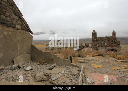 Hot Springs Hotel Sosneado abandonnés qui a soi-disant été un nazi hideout, Mendoza, Argentine Banque D'Images