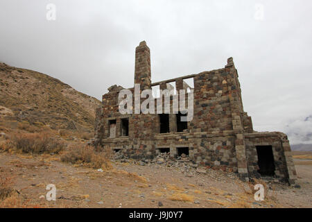 Hot Springs Hotel Sosneado abandonnés qui a soi-disant été un nazi hideout, Mendoza, Argentine Banque D'Images