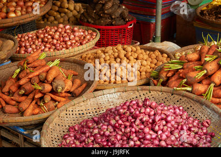 Les légumes, le marché de Dong Ba, Hue, province de Thua Thien-Hue, la côte centrale du nord du Vietnam, Banque D'Images