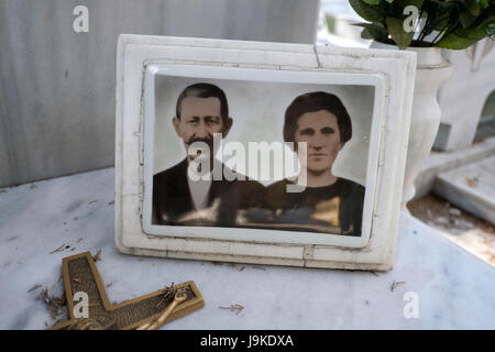 L'Europe, Grèce, Kavala, vieille photo sur un cimetière Banque D'Images