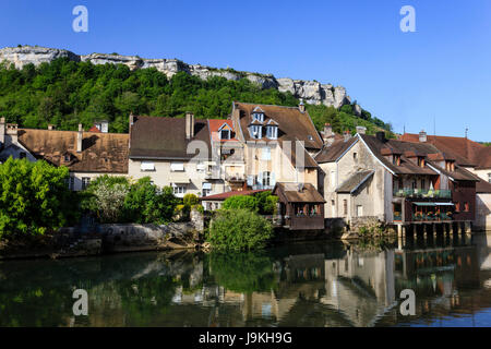 France, Doubs, Ornans et la rivière Loue Banque D'Images