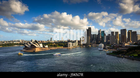 Vue aérienne du port de Sydney skyline avec l'Opéra. Sydney, Nouvelle-Galles du Sud, Australie. Banque D'Images