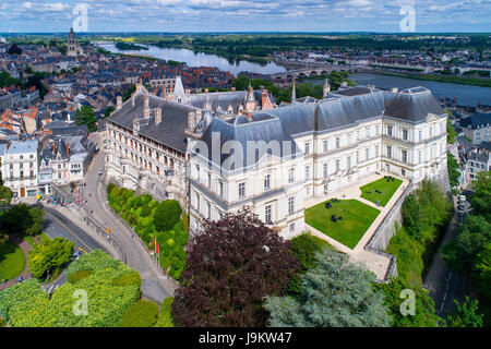 France, Loir-et-cher (41), vallée de la Loire classée au Patrimoine Mondial de l'UNESCO, le château de Blois (vue aérienne)//France, Loir-et-Cher, Loi