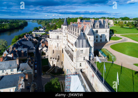 France, Indre-et-Loire (37), Vallée de la Loire classée Patrimoine mondial de l'UNESCO, Amboise, le château du XVe siècle (vue aérienne)//Indr France, Banque D'Images