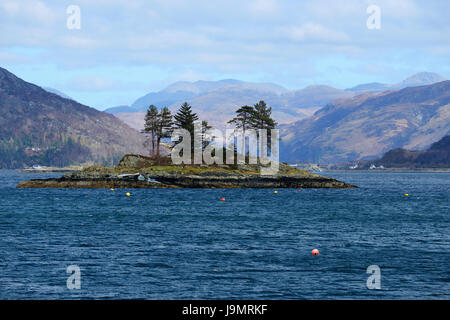 Vue sur le Loch Carron de Plockton village, région des Highlands, Ecosse Banque D'Images