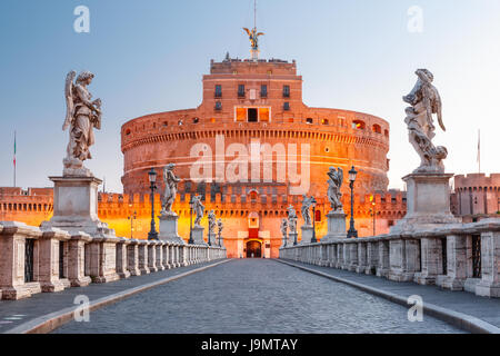 Château Saint Ange et le pont, Rome, Italie Banque D'Images