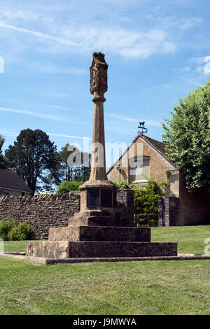 Le village cross, Guiting Power, Gloucestershire, England, UK Banque D'Images