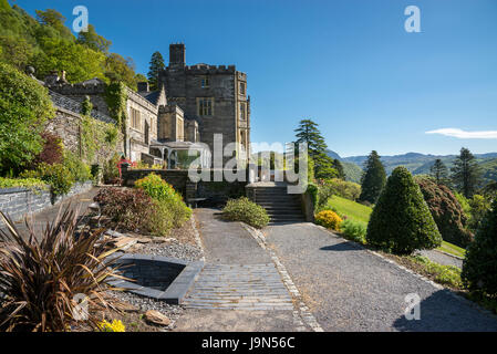 Plas Tan y Bwlch centre d'étude et jardins près de Snowdonia, Maentwrog dans le Nord du Pays de Galles, Royaume-Uni. Banque D'Images