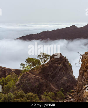 Paysage spectaculaire pris au-dessus des nuages à Santo Antao, Cap Vert Banque D'Images