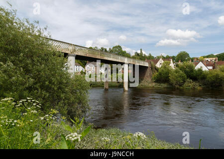 Pont à Brockweir, un petit village sur la rivière Wye, forêt de Dean, Gloucestershire, à la frontière du pays de Galles et l'Angleterre. Banque D'Images