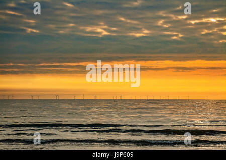 Coucher du soleil à côte de la mer du Nord aux Pays-Bas Banque D'Images