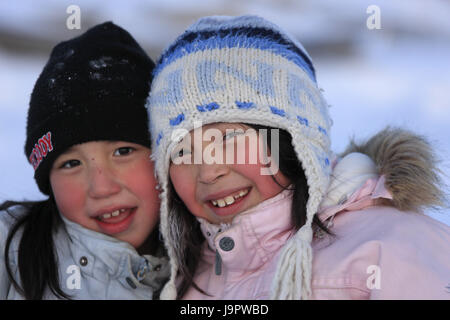 Les Inuits du Groenland,Qaanaaq,,enfants,les filles, le sourire,portrait, Banque D'Images