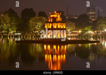 Turtle Tower at night, Hoan Kiem, Hanoi, Vietnam Banque D'Images