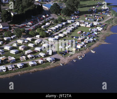 Allemagne Hesse,baignoire,Karl's Harbour,le camping,Weser Weser,port,les campeurs,caravanes,camping,port,port,tentes,vivre,vue aérienne,eau,bateaux,voitures,vacances,voyage,bouche,rivière Diemel,rivières,pays montagneux de la Weser,camping,maison de vacances,vacances d'été, Banque D'Images