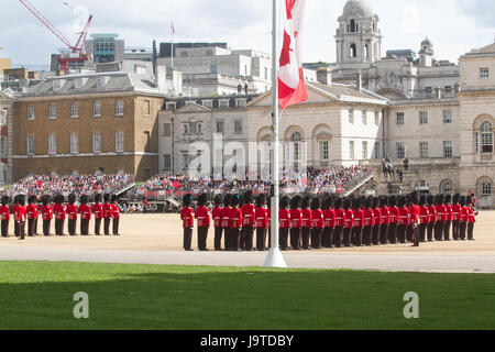 Londres, Royaume-Uni. 3 juin, 2017. L'examen général à la parade la couleur répétitions à Horse Guards Parade pour célébrer l'anniversaire de la reine Elizabeth Crédit : amer ghazzal/Alamy Live News Banque D'Images