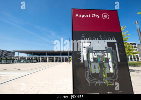 Vue de Berlin Brandenburg déserte Willi-Brandt non achevé Terminal de l'aéroport et 7 ans de retard à Berlin Allemagne Banque D'Images