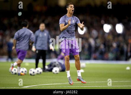 Le Real Madrid Cristiano Ronaldo pendant le préchauffage avant la finale de la Ligue des champions au Stade National, Cardiff. Banque D'Images