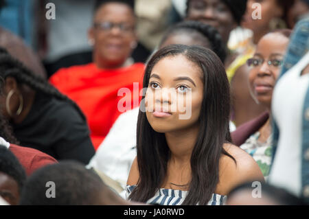 Photo de Black lady prises sur la beauté et coiffure Afro show à Londres au Royaume-Uni. Banque D'Images