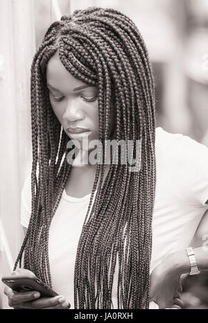 Photo de Black lady prises sur la beauté et coiffure Afro show à Londres au Royaume-Uni. Banque D'Images