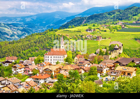 Le village idyllique de Gudon architecture et paysage, la province de Bolzano dans la région Trentin-Haut-Adige (Italie) Banque D'Images