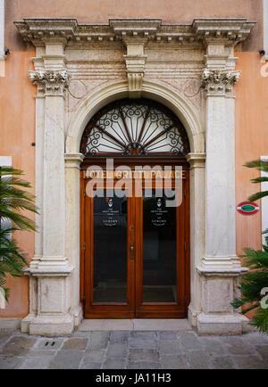 Le Gritti Palace, un célèbre hôtel historique de luxe donnant sur le Grand Canal, a été vendu par le Qatar pour Starwood Hotels and resorts Nozul en mai 2015 Banque D'Images