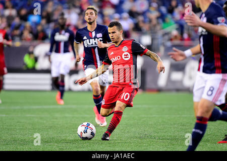 Foxborough dans le Massachusetts, aux États-Unis. 3 juin, 2017. De l'avant Toronto FC Sebastian Giovinco A (10) joue le ballon au cours de la MLS match entre Toronto FC et le New England Revolution tenue au Stade Gillette à Foxborough dans le Massachusetts. A la mi-temps la révolution laisse le Toronto FC 1-0. Eric Canha/CSM/Alamy Live News Banque D'Images