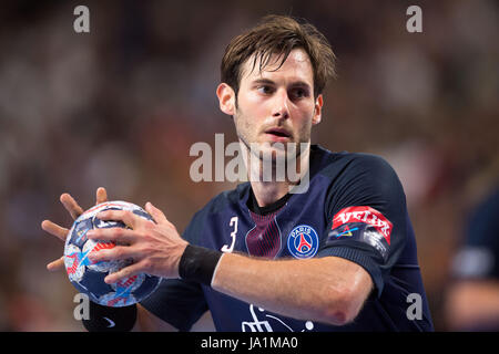 Cologne, Allemagne. 4 juin, 2017. Uwe Gensheimer de Paris en action lors de la finale de la Ligue des Champions quatre match de hand entre Paris Saint Germain et le Vardar Skopje à la Lanxess-Arena à Cologne, Allemagne, 4 juin 2017. Photo : Marius Becker/dpa/Alamy Live News Banque D'Images