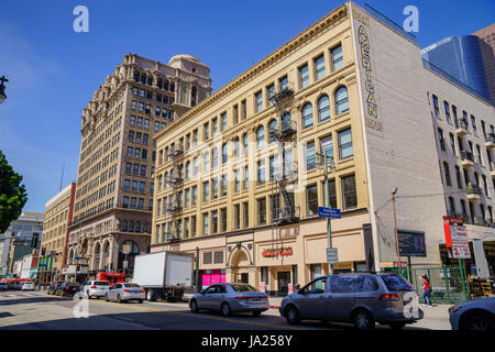 Los Angeles , APR 21 : Centre-ville vue sur la rue via 1re rue à Apr 21, 2017 à Los Angeles, Californie Banque D'Images