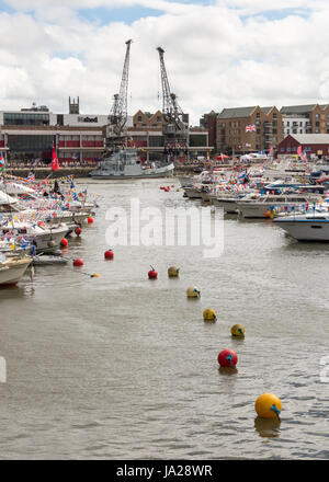 Bristol, Angleterre - le 17 juillet 2016 : des bateaux amarrés dans le port flottant à l'assemblée annuelle de l'Harbour Festival. Banque D'Images